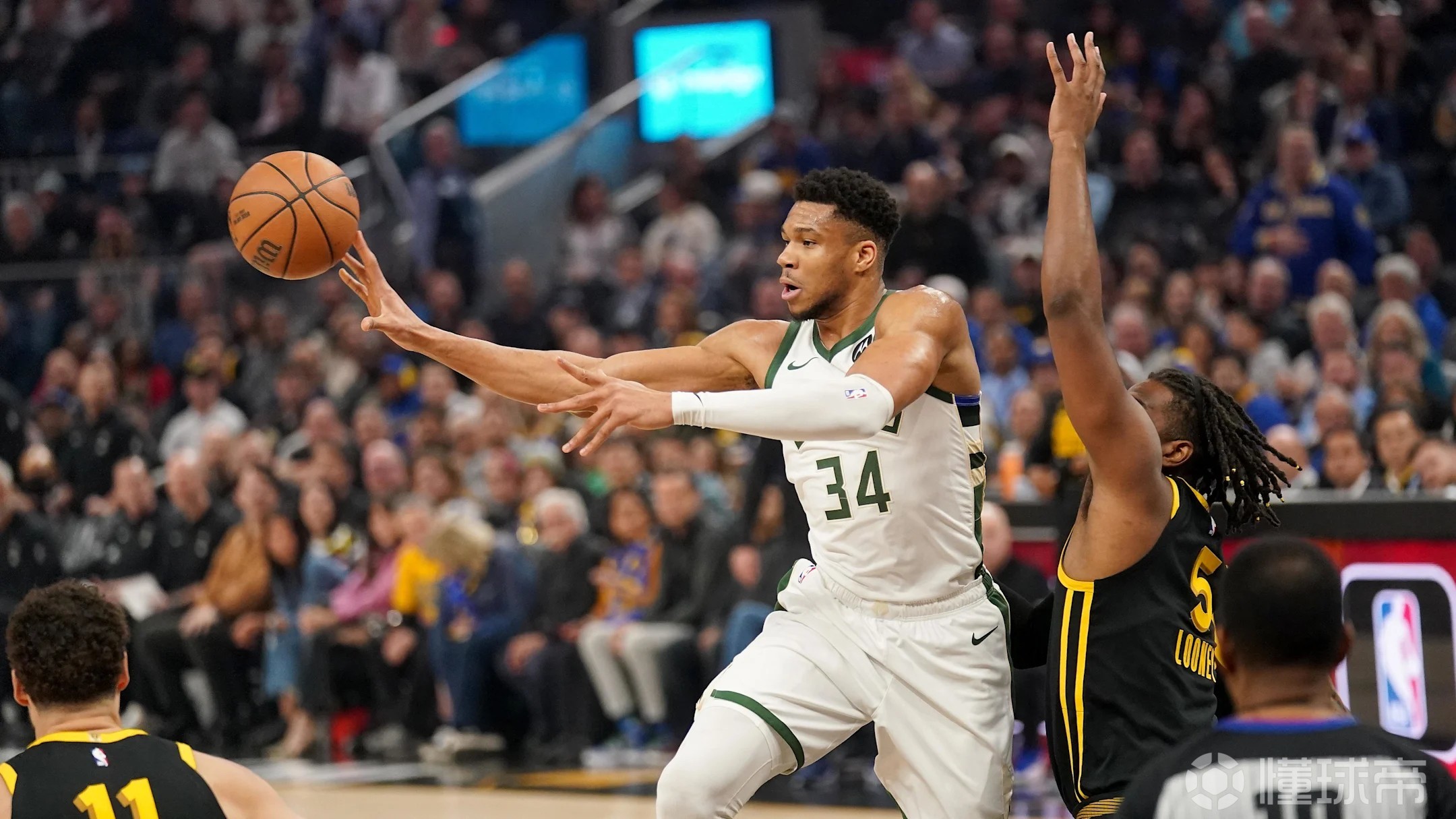 关于巨星面对面:字母哥和安东尼战无不胜,势不可挡的信息 关于巨星面对面:字母哥和安东尼战无不胜,势不可挡的信息