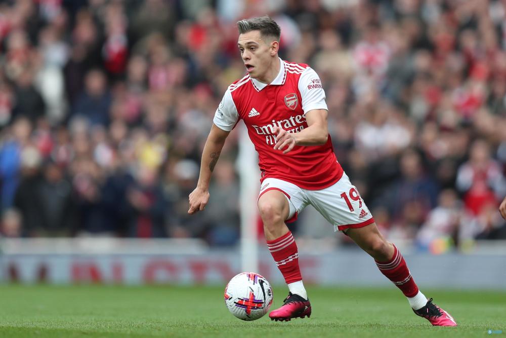 雷恩客场告负,失去争冠希望,引发热议 雷恩客场告负,失去争冠希望,引发热议