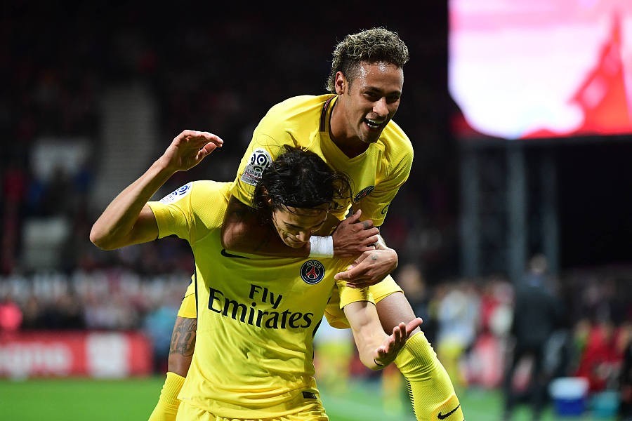 关于华伦西亚内线犀利，主场取胜攀升积分榜，势不可挡的信息