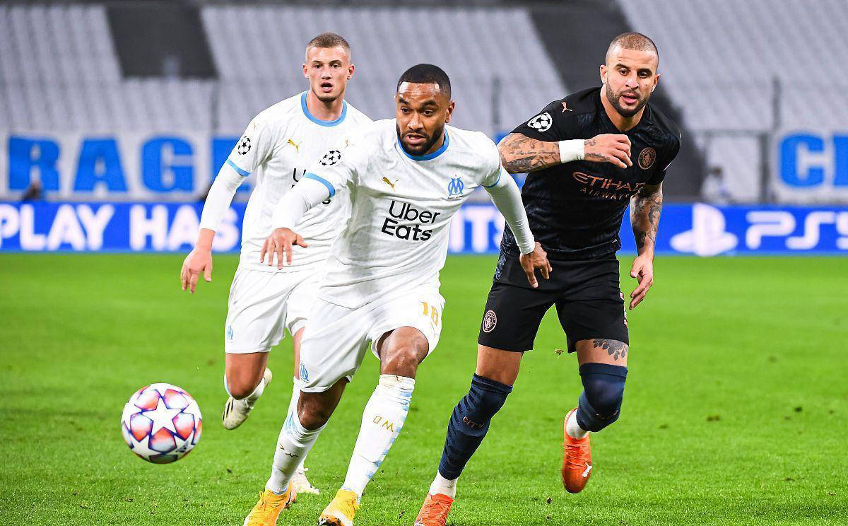 南特主场逆袭马赛,赢得令人振奋的胜利,表现亮眼 南特主场逆袭马赛,赢得令人振奋的胜利,表现亮眼