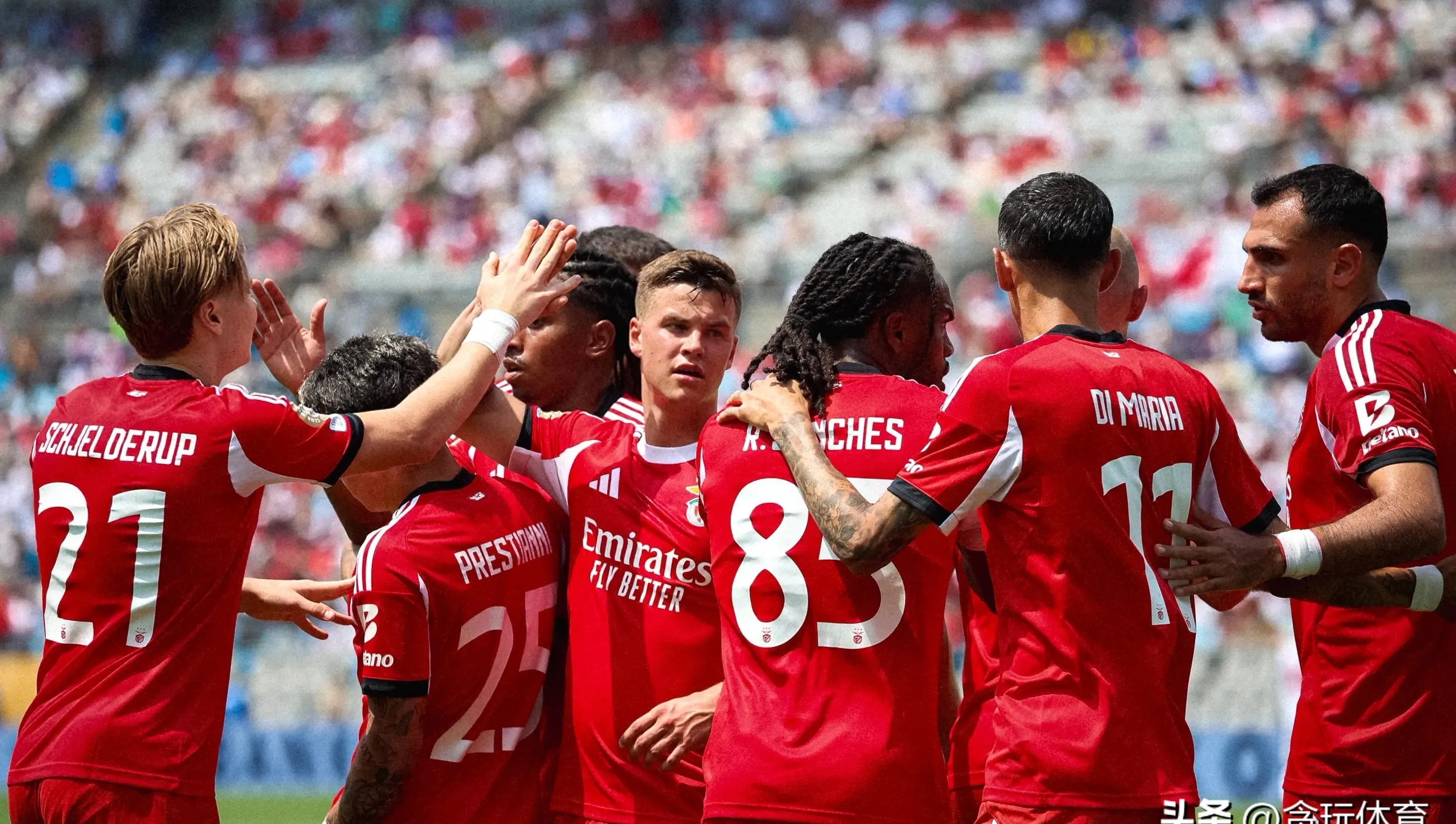 关于拜仁横扫那不勒斯，萨内高光表现的信息