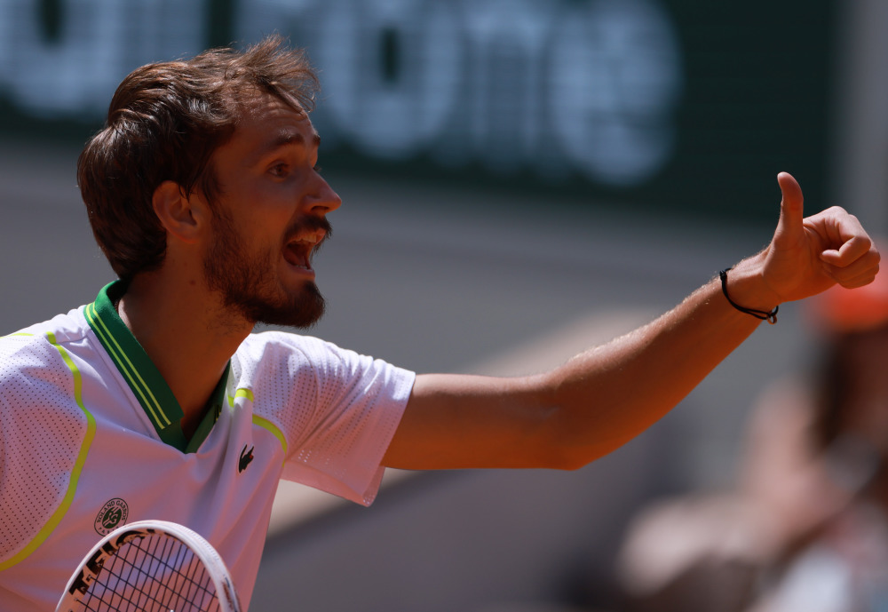 戴维斯杯险胜法网，梅德韦杰夫高光表现