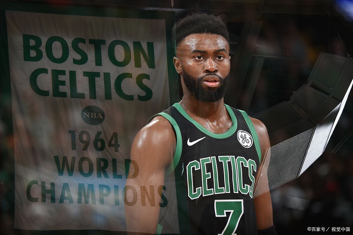 凯尔特人横扫公牛，利拉德点燃赛场