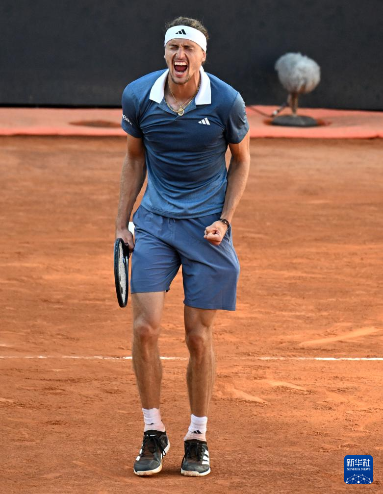 拉沃尔杯逆转澳网，兹维列夫点燃赛场