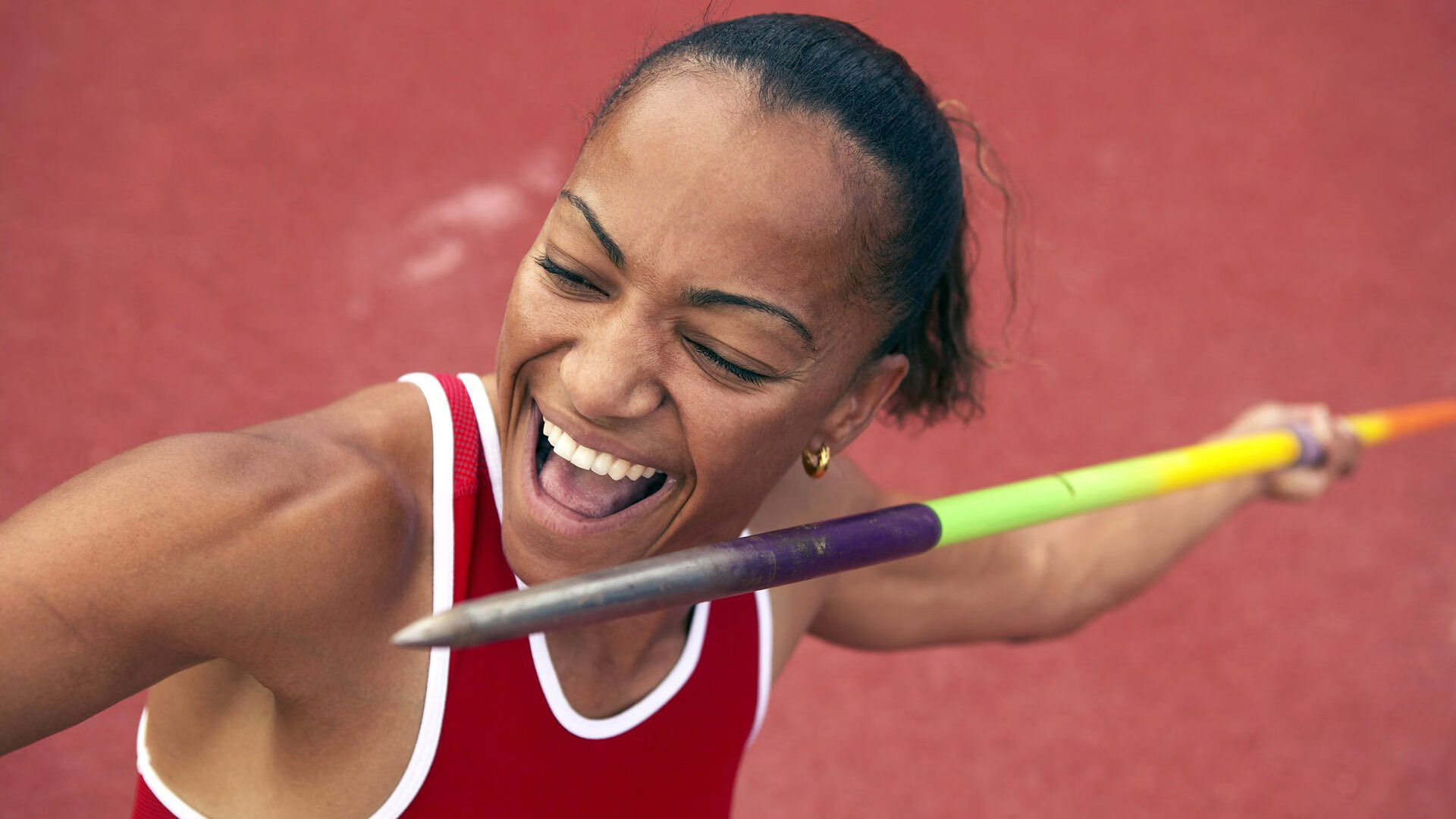 开云体育下载-绝杀与接管，当足球终场哨遇上F1方格旗，体育如何定义关键时刻？